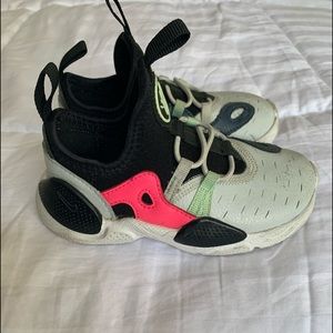 Nike Huarache E.D.G.E BT